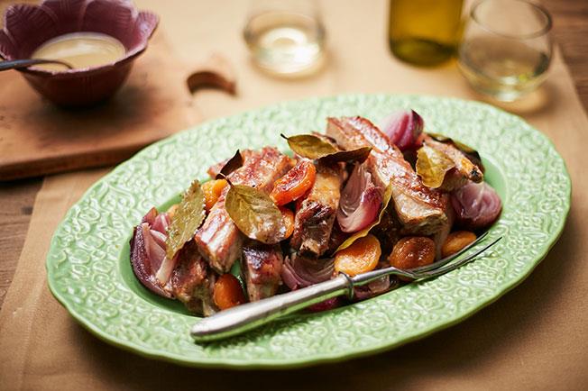 Costelinha de porco com geleia de damasco Costelinha de porco com geleia de damasco