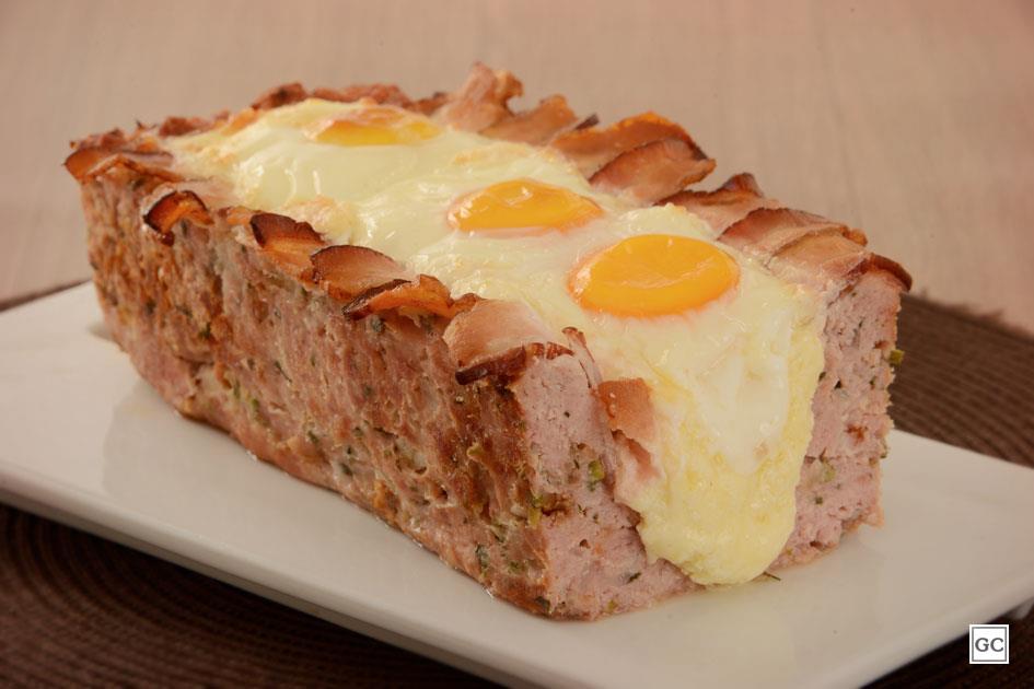 Bolo suíno recheado Bolo suíno recheado