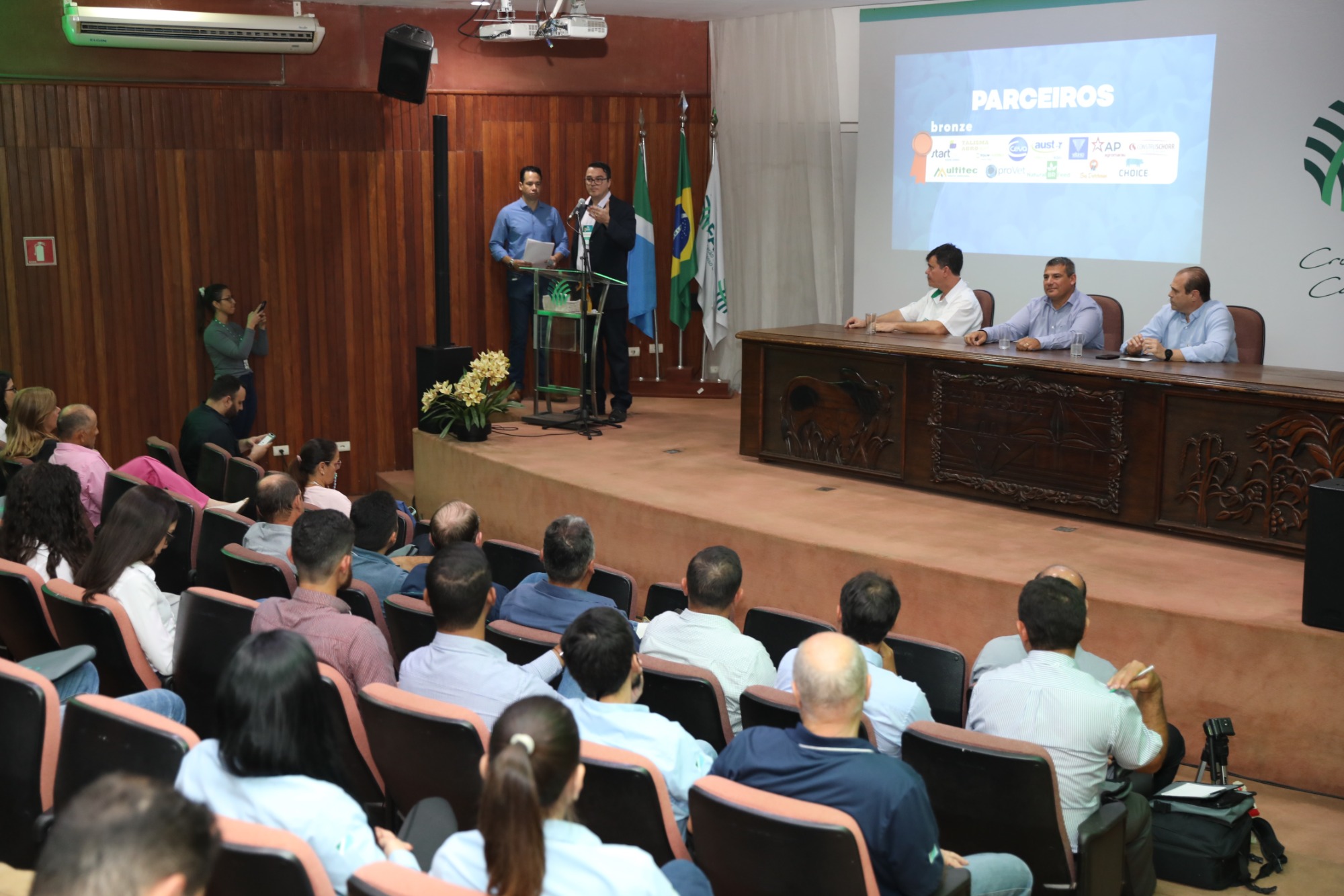 Empresas participam do II Simpósio Abraves MS