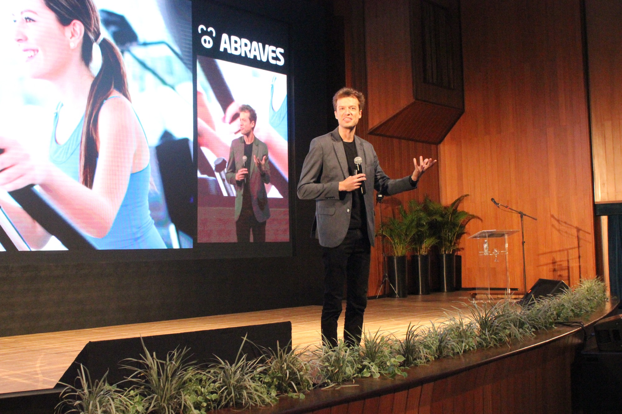 Confira as fotos do primeiro dia do XIX Congresso Nacional Abraves