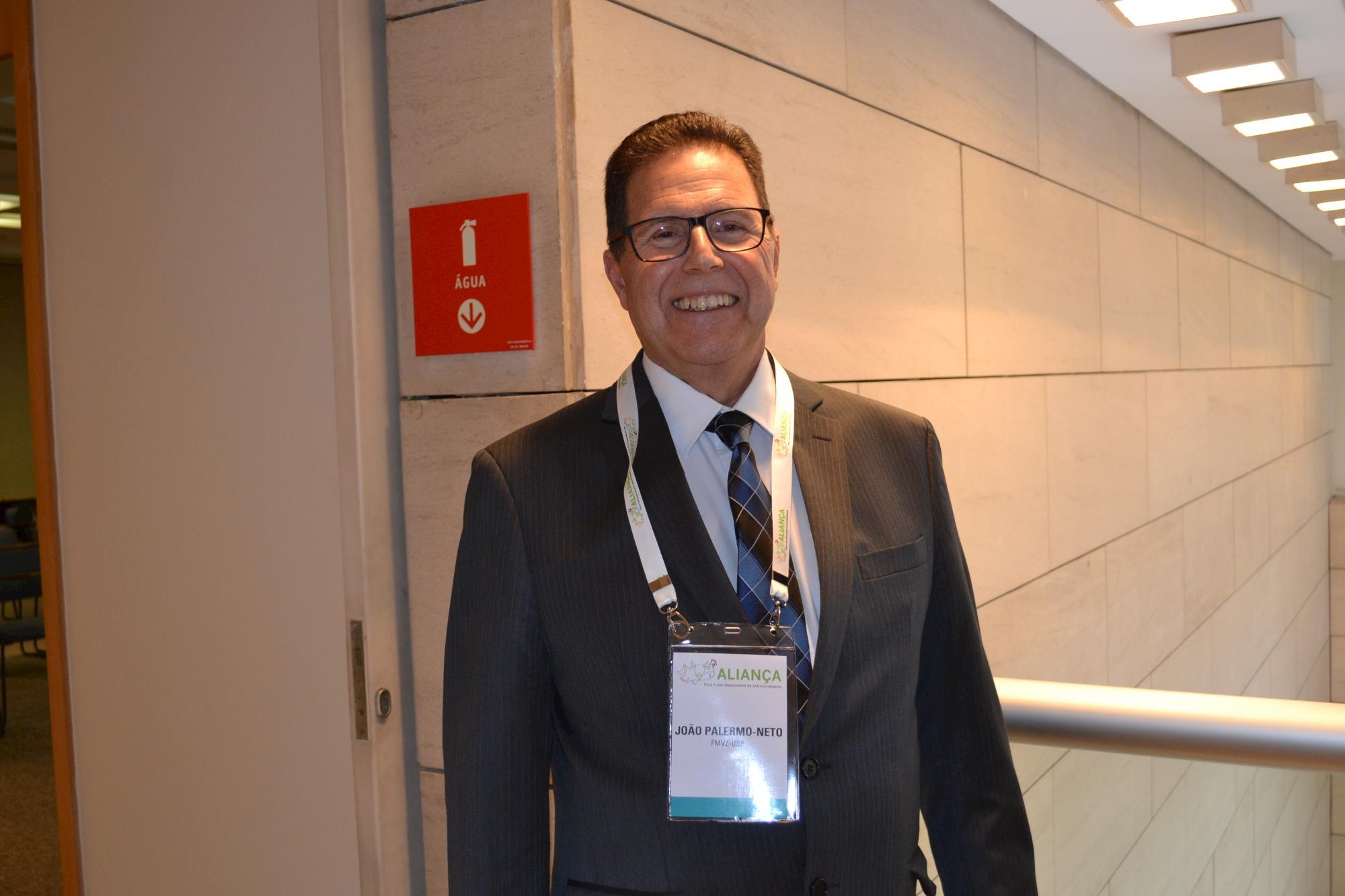 O problema da resistência microbiana deve ser tratada de forma integrada