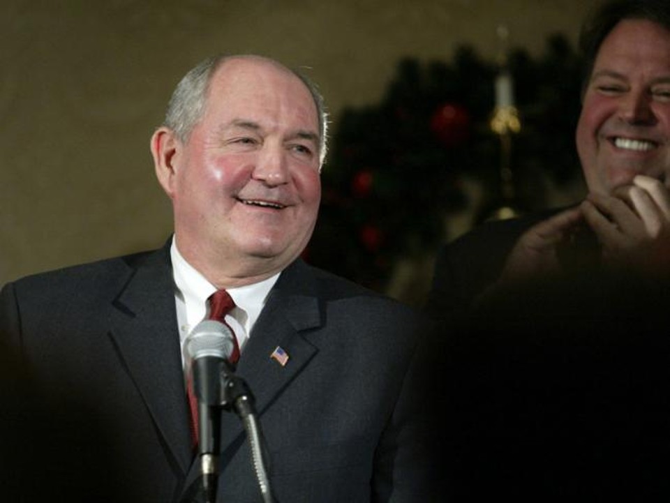 Trump escolhe ex-governador da Georgia para secretário da Agricultura Trump escolhe ex-governador da Georgia para secretário da Agricultura