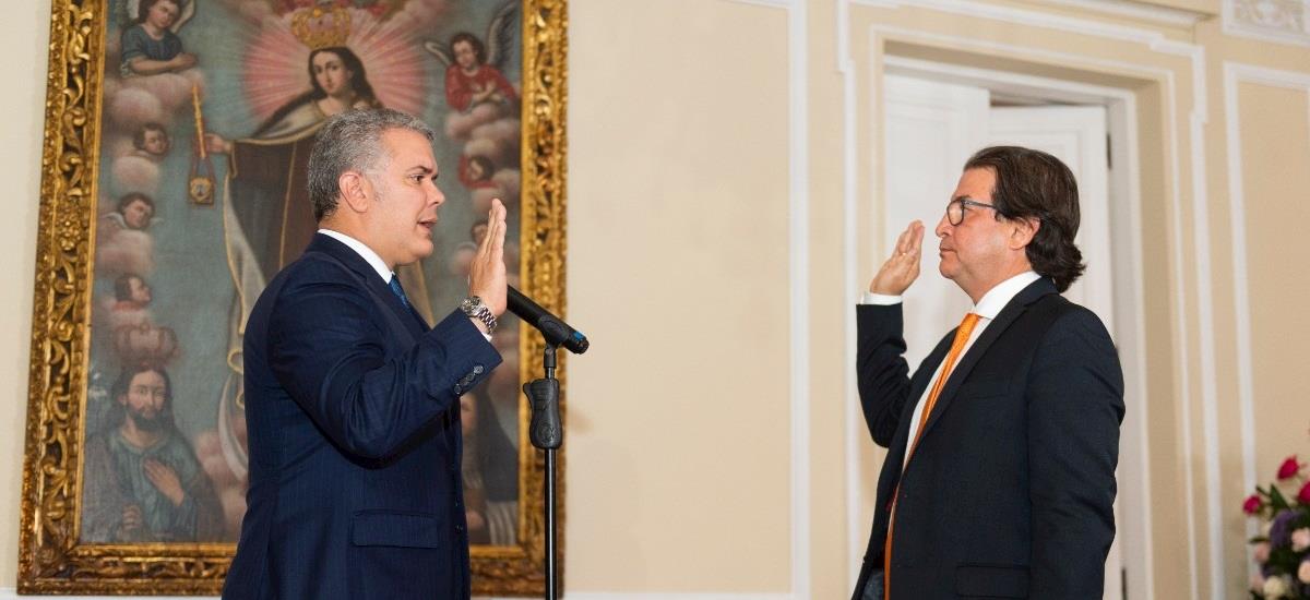 "Vamos colocar o acelerador nas políticas para o setor agrícola", diz Rodolfo Zea, novo ministro da Agricultura "Vamos colocar o acelerador nas políticas para o setor agrícola", diz Rodolfo Zea, novo ministro da Agricultura