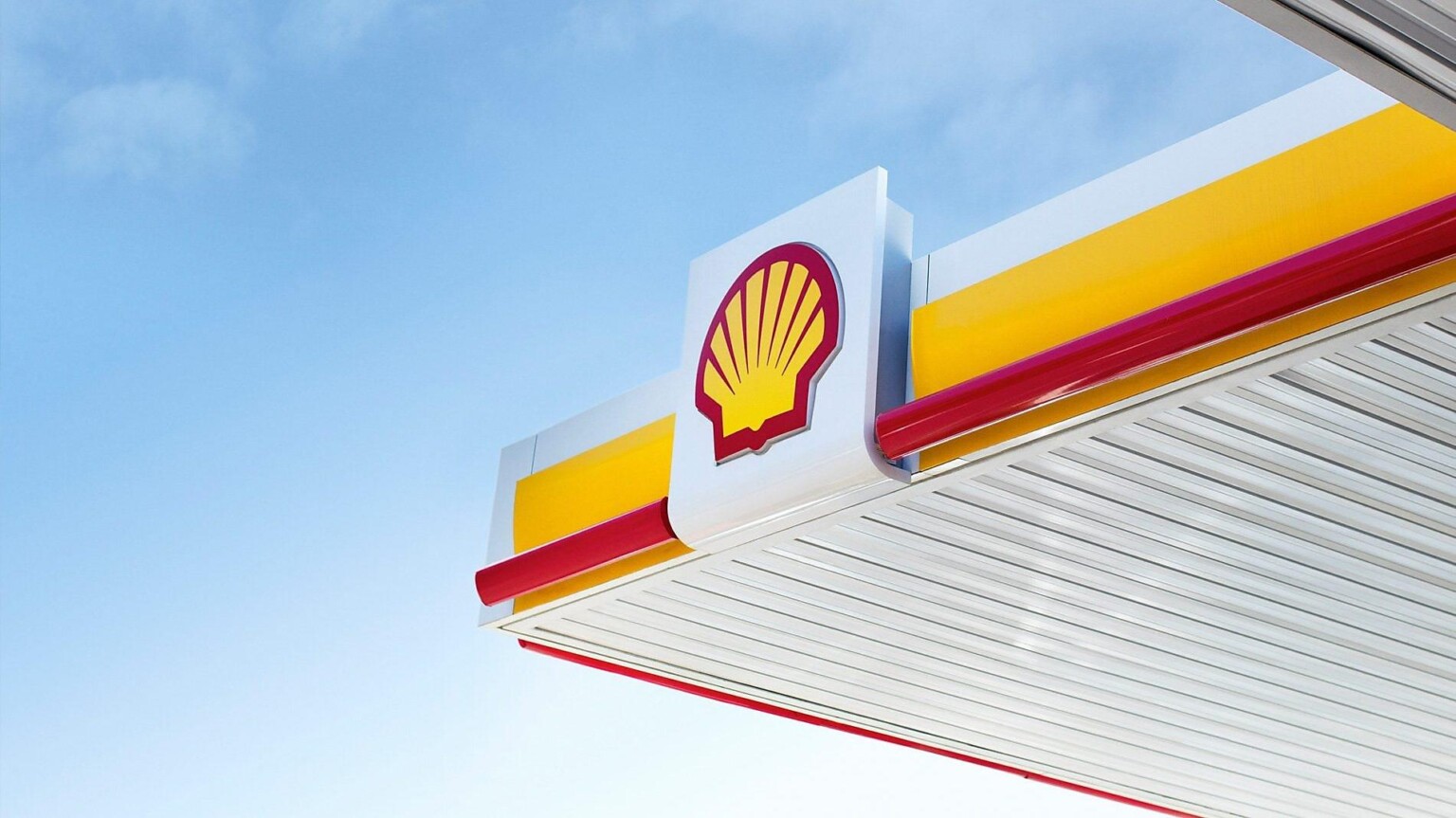 Petroleira Shell projeta mais investimentos em energia renovável para tornar-se neutra nas emissões de carbono Petroleira Shell projeta mais investimentos em energia renovável para tornar-se neutra nas emissões de carbono