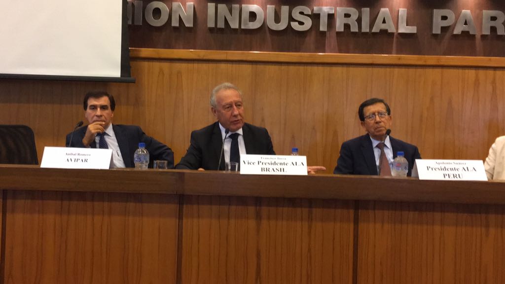 Avicultura da América do Sul debate estratégia para preservação de status sanitário Avicultura da América do Sul debate estratégia para preservação de status sanitário