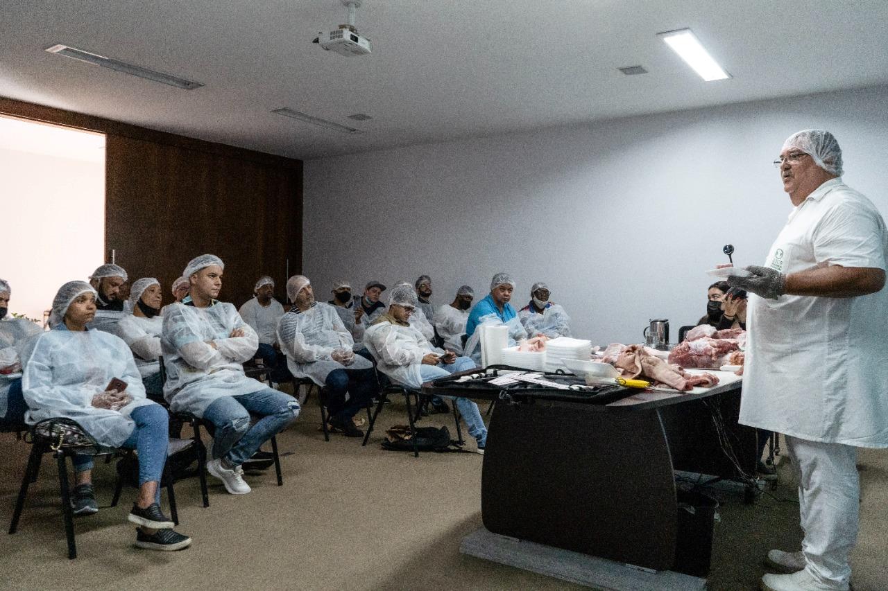 Asemg realizou a primeira edição do projeto de Confraria do Porco Asemg realizou a primeira edição do projeto de Confraria do Porco