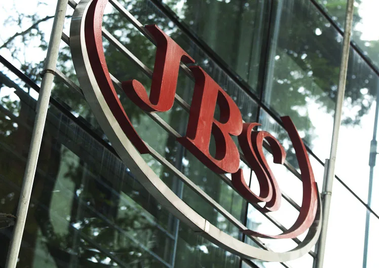 JBS investe R$ 1 bilhão em nova linha de frango empanado da marca Seara JBS investe R$ 1 bilhão em nova linha de frango empanado da marca Seara