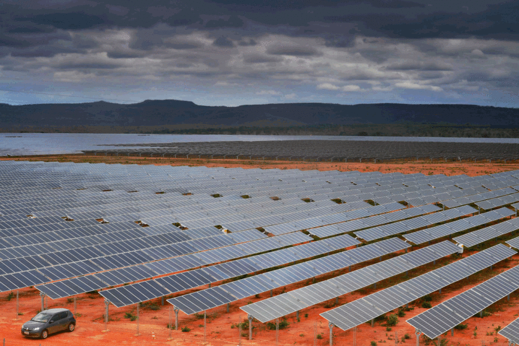 A maior usina de energia solar da América Latina está localizada em Pirapora