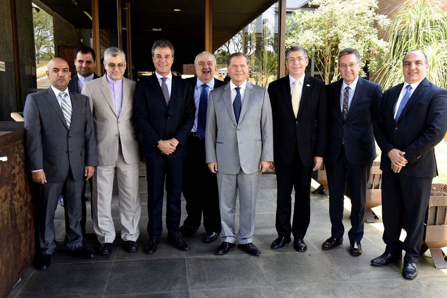 Governador Beto Richa durante encontro em Brasília com embaixadores de países do Oriente Médio no Brasil. Brasília, 17/10/2017. Foto: Ricardo Almeida/ANPr Governador Beto Richa durante encontro em Brasília com embaixadores de países do Oriente Médio no Brasil. Brasília, 17/10/2017. Foto: Ricardo Almeida/ANPr