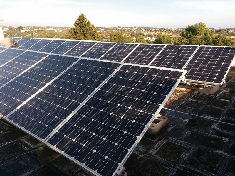 Estados Unidos proíbem importação de material de painel solar de empresa chinesa