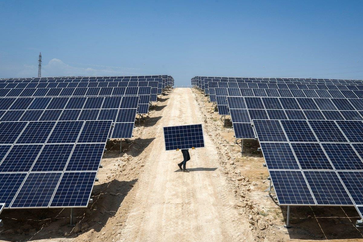 Energia solar no Brasil supera hidrelétrica de Itaipu pela primeira vez Energia solar no Brasil supera hidrelétrica de Itaipu pela primeira vez