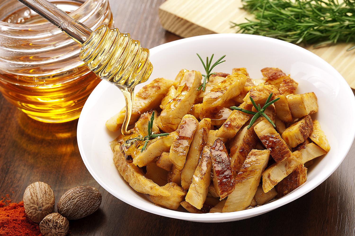 Isca de frango com mel e alecrim Isca de frango com mel e alecrim