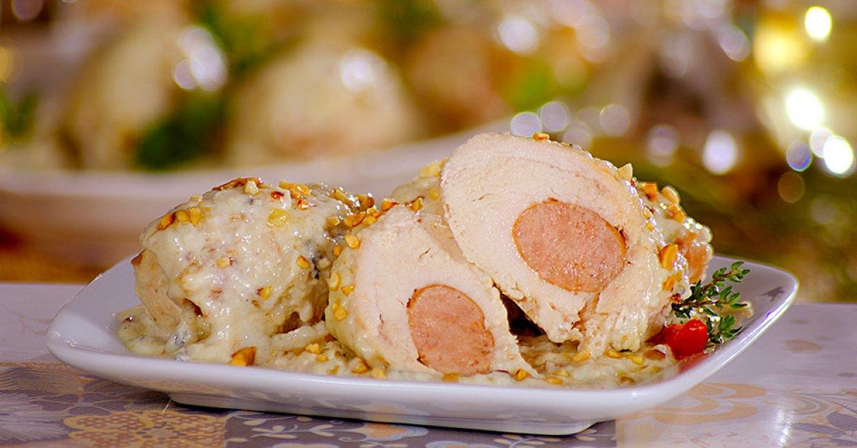 Roule de Frango ao Molho Gorgonzola e Nozes