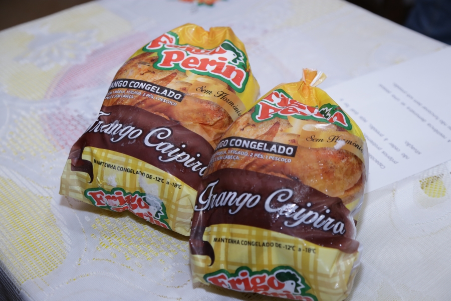 Com apoio da agricultura familiar, abatedouro de frango caipira é inaugurado Com apoio da agricultura familiar, abatedouro de frango caipira é inaugurado