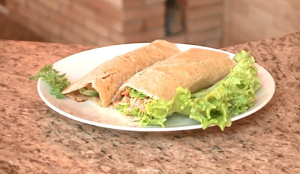 Wrap de frango com massa integral