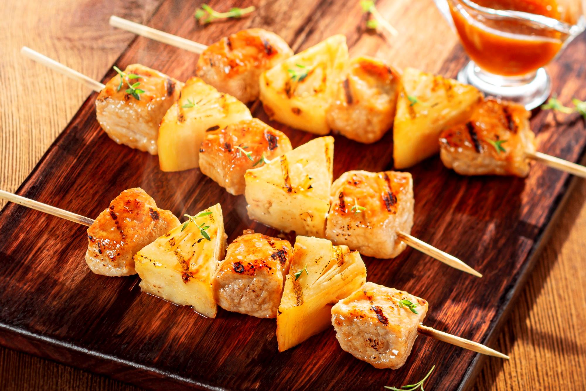 Espetinho de Lombo Suíno ao Mel e Mostarda Espetinho de Lombo Suíno ao Mel e Mostarda