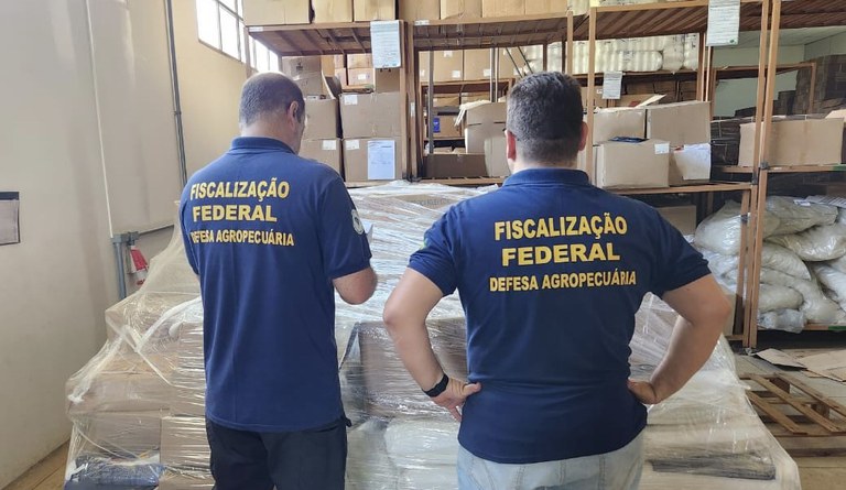 Operação do MAPA apreende produtos de uso veterinário irregulares para aves de postura