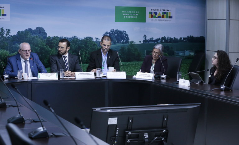 Apresentação do novo presidente da Câmara Setorial da Cadeia Produtiva de Soja nesta quarta-feira (29)