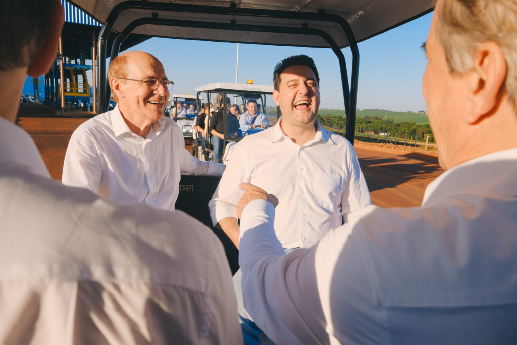 Inauguração da esmagadora de soja da C.Vale em Palotina (PR) reúne seis mil pessoas Inauguração da esmagadora de soja da C.Vale em Palotina (PR) reúne seis mil pessoas