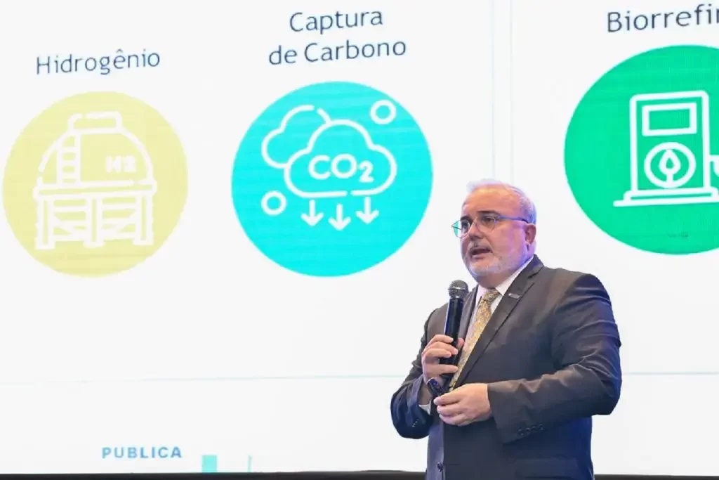 Prates enfatiza que a transição energética é uma 'metamorfose' que exige urgência Prates enfatiza que a transição energética é uma 'metamorfose' que exige urgência