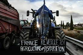 Agricultores franceses persistem em seus protestos e bloqueios de estradas