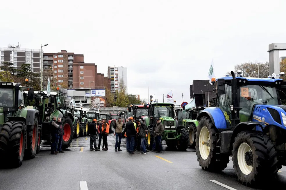 Agricultores franceses persistem em seus protestos e bloqueios de estradas