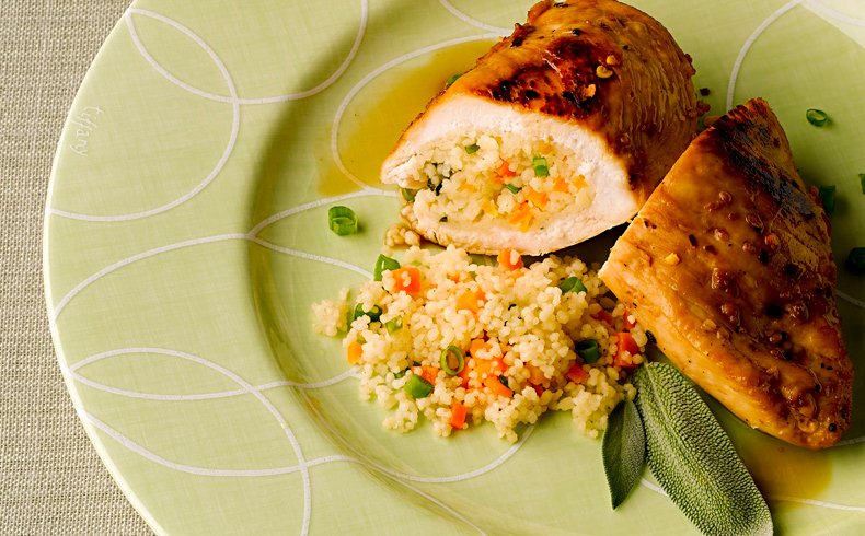 Novas experiências gastronômicas: receita de peito de frango e cuscuz marroquino