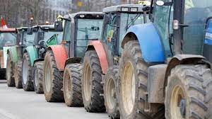 Em Paris, agricultores preparam novo protesto contra governo francês Em Paris, agricultores preparam novo protesto contra governo francês
