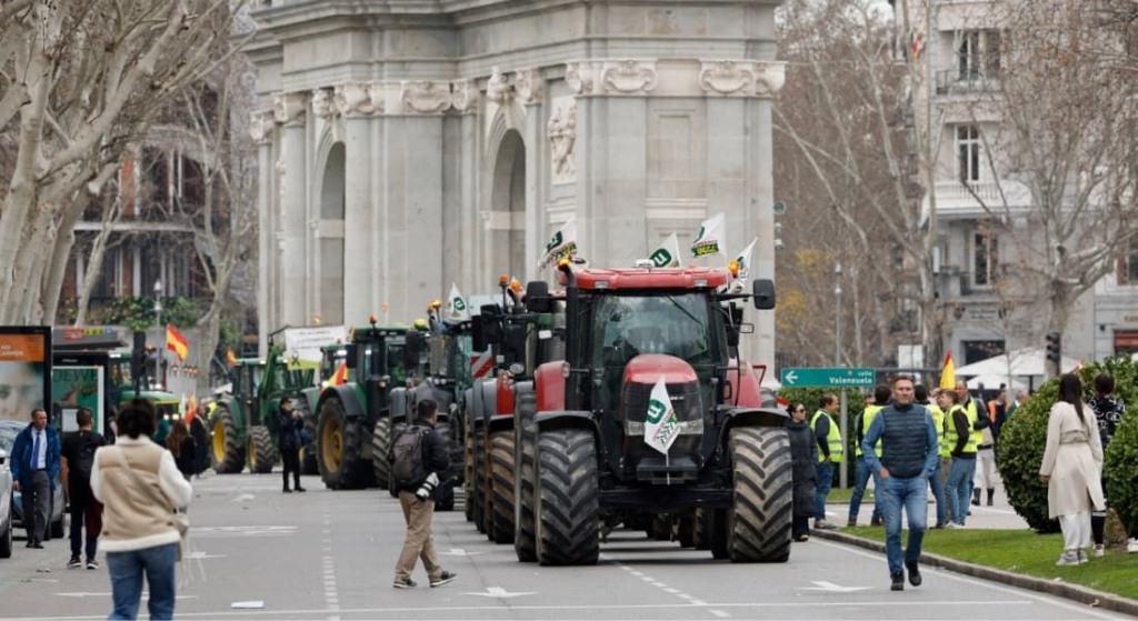 Protesto de agricultores na Espanha contra políticas da UE avança
