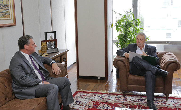 Ministro Fávaro se reúne com vice-presidente da CNA para discutir medidas de apoio a produtores rurais afetados pelo El Niño