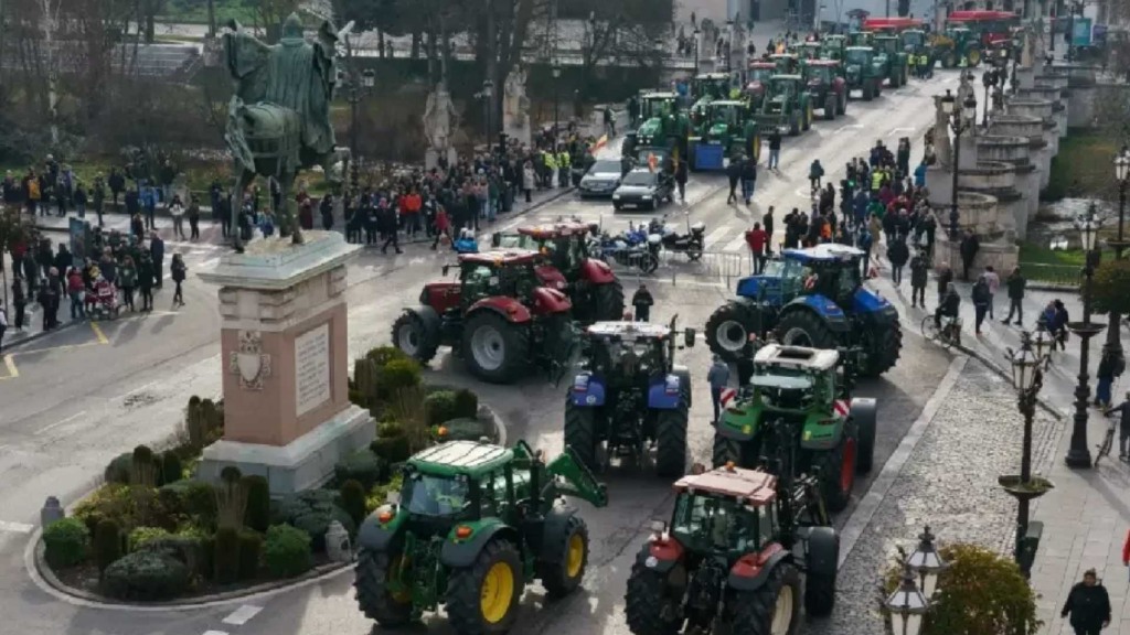 Protesto de agricultores na Espanha contra políticas da UE avança