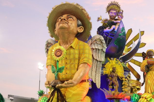 Confira como foi o desfile da Mancha Verde que homenageou o agronegócio