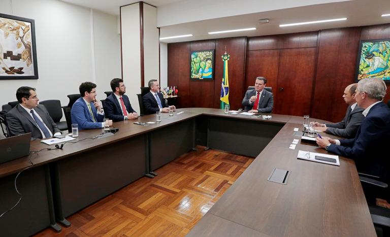 Fávaro realiza reunião com a diretoria da Associação Brasileira de Indústrias de Bioinsumos