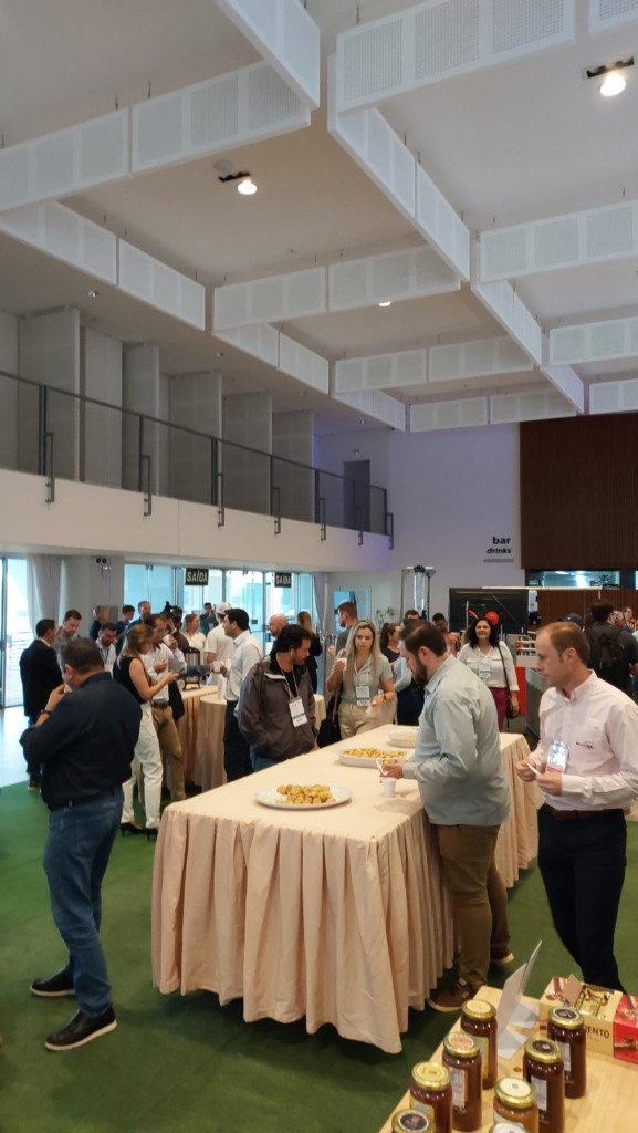 AveSui começa com recorde de visitantes, casa cheia e bons negócios