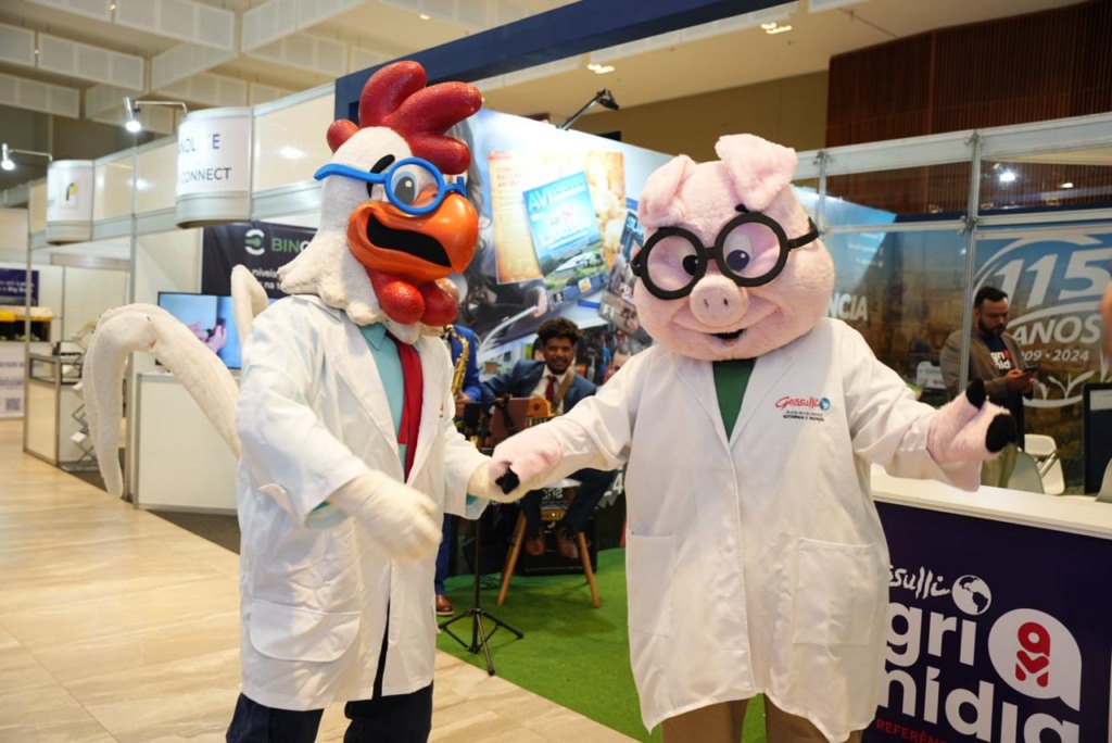 Confraternização após o Prêmio Quem é Quem encerra o primeiro dia de AveSui