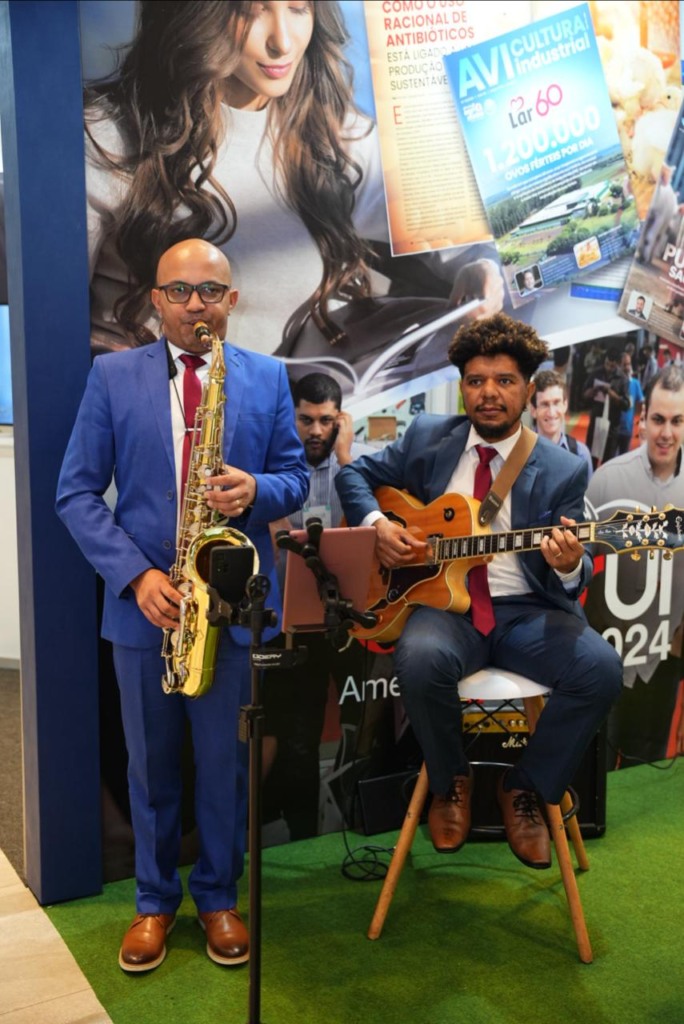 Confraternização após o Prêmio Quem é Quem encerra o primeiro dia de AveSui