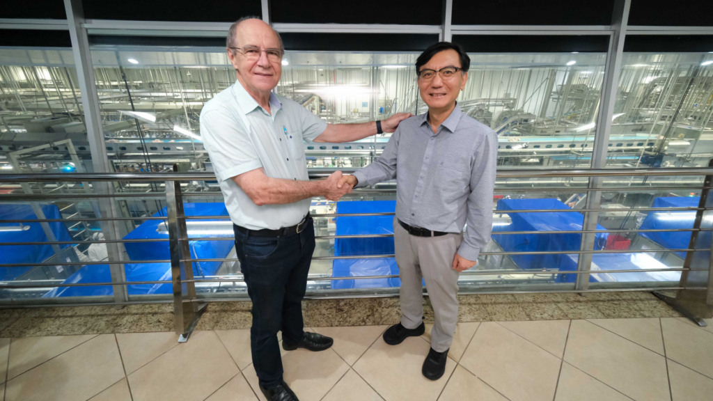 Embaixador da Coreia do Sul visita indústrias da C.Vale