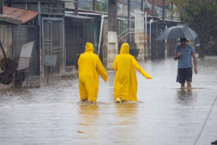 Chuva volta ao RS e mantém frio no estado gaúcho
