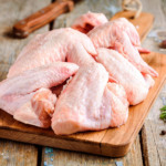 Carne de frango perde competitividade frente à suína após cinco meses de vantagem