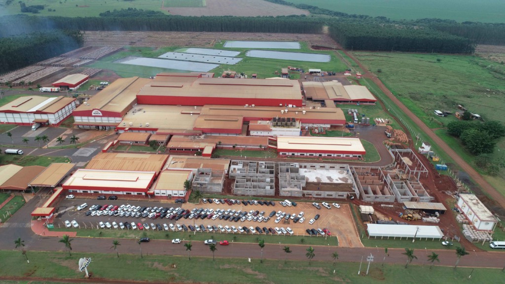 Aurora Coop investe R$320 milhões no Centro-Oeste e eleva abate para 5 mil suínos/dia Aurora Coop investe R$320 milhões no Centro-Oeste e eleva abate para 5 mil suínos/dia