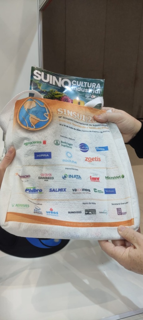 Circulação e parceria: revista Suinocultura Industrial no XVI SINSUI
