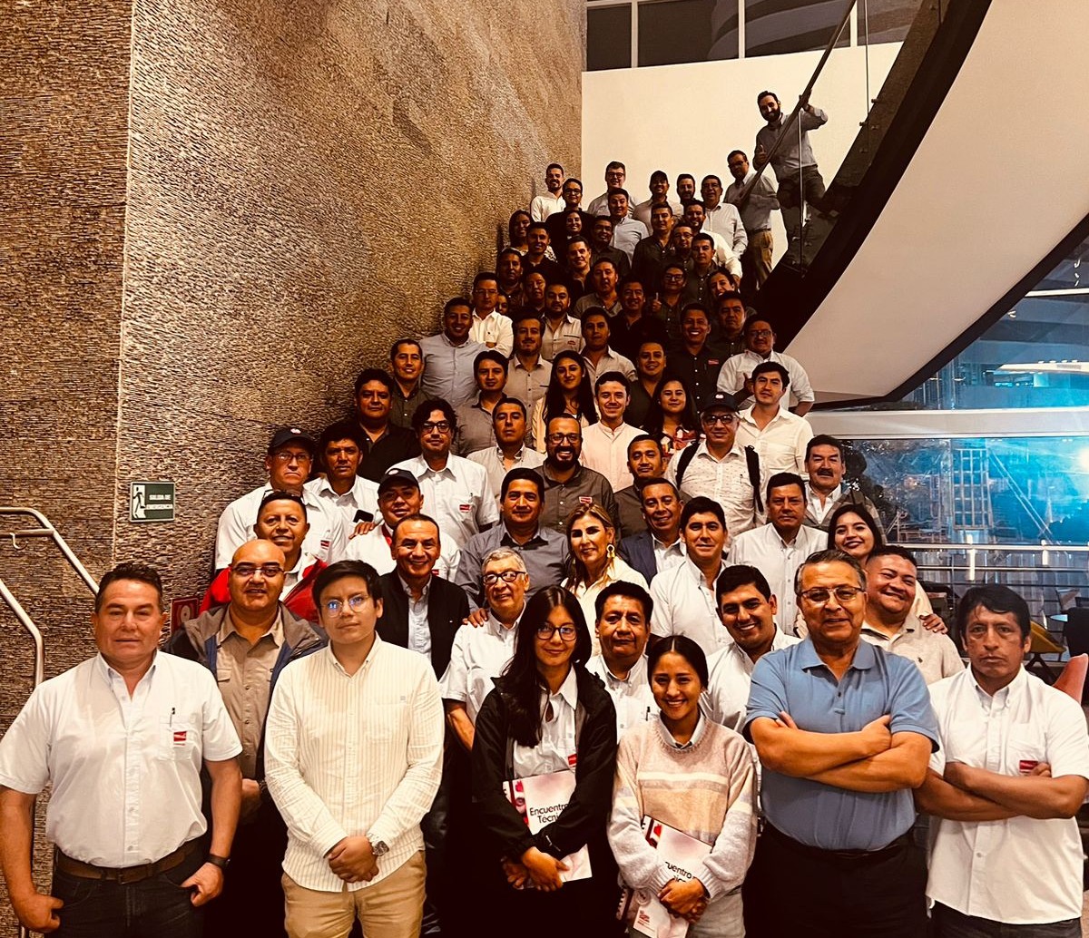 Cobb-Vantress promove evento técnico para time da Pronaca, no Equador Cobb-Vantress promove evento técnico para time da Pronaca, no Equador