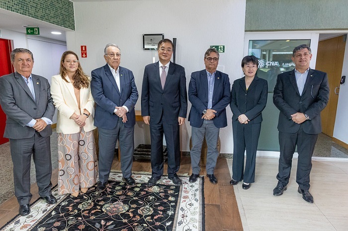 Presidente da CNA e embaixador da China discutem fortalecimento de parcerias no agronegócio e investimentos logísticos