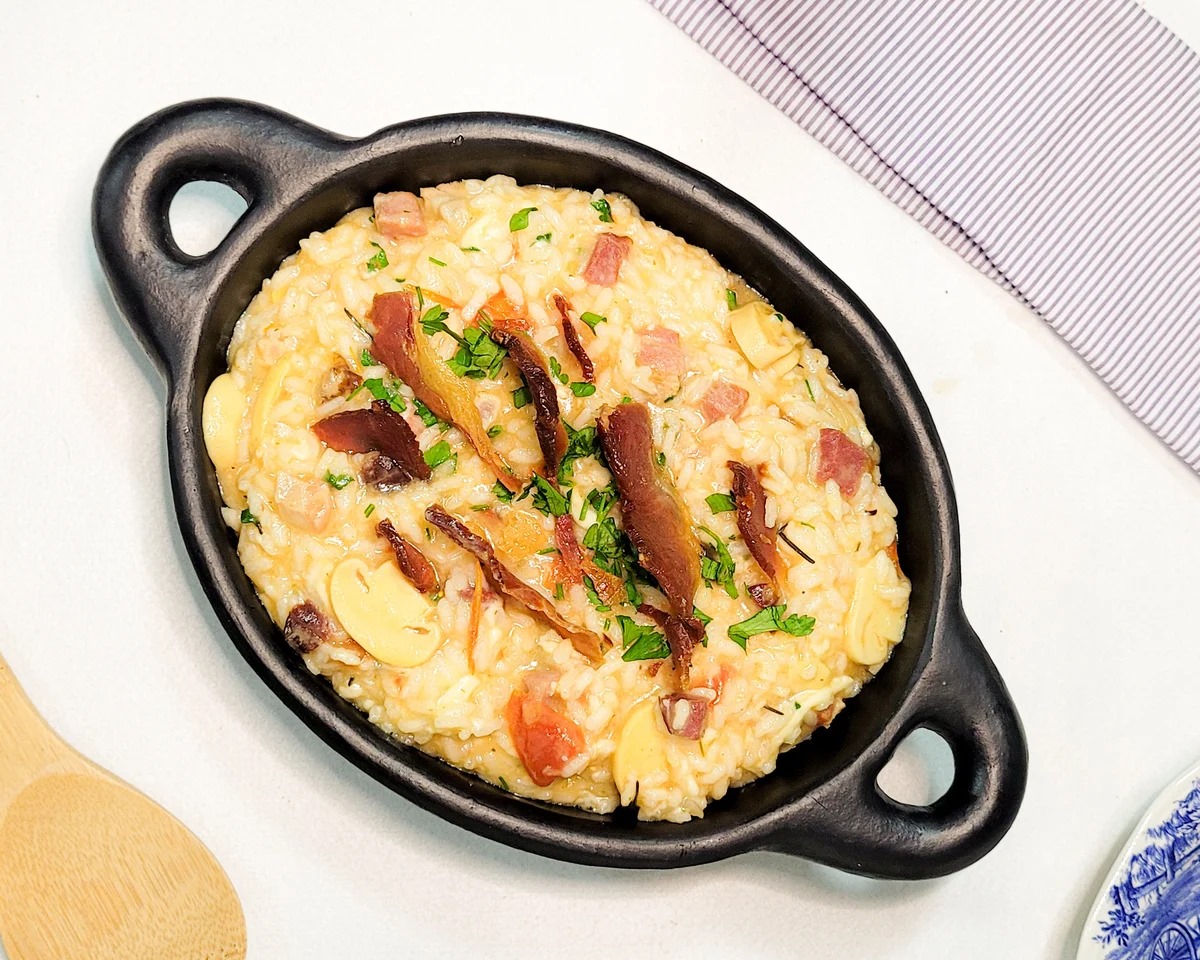 Aperfeiçoando o básico: confira a receita de Risoto de bacon Aperfeiçoando o básico: confira a receita de Risoto de bacon