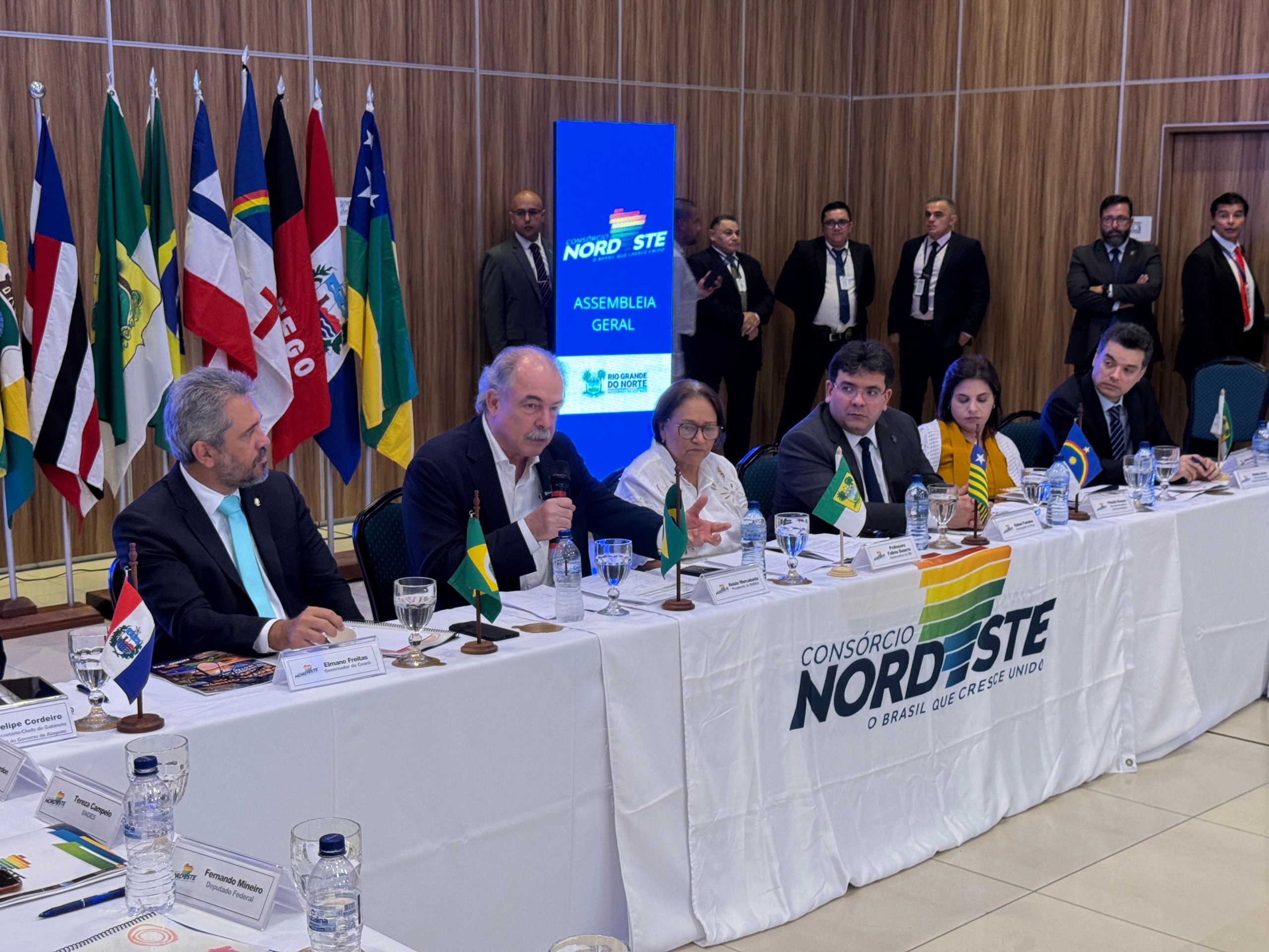 “Sertão + Produtivo”: BNDES e Petrobras lançam edital de R$ 100 mi para fortalecer produção coletiva de alimentos saudáveis no semiárido “Sertão + Produtivo”: BNDES e Petrobras lançam edital de R$ 100 mi para fortalecer produção coletiva de alimentos saudáveis no semiárido