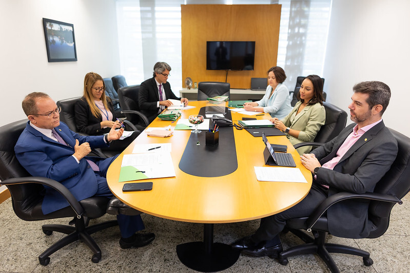 CNA e presidente da Comissão de Agricultura do Senado debatem temas prioritários do agro
