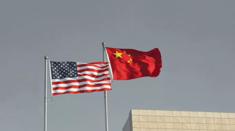 Em nova retaliação, China aumenta tarifas sobre os EUA para 125% Em nova retaliação, China aumenta tarifas sobre os EUA para 125%