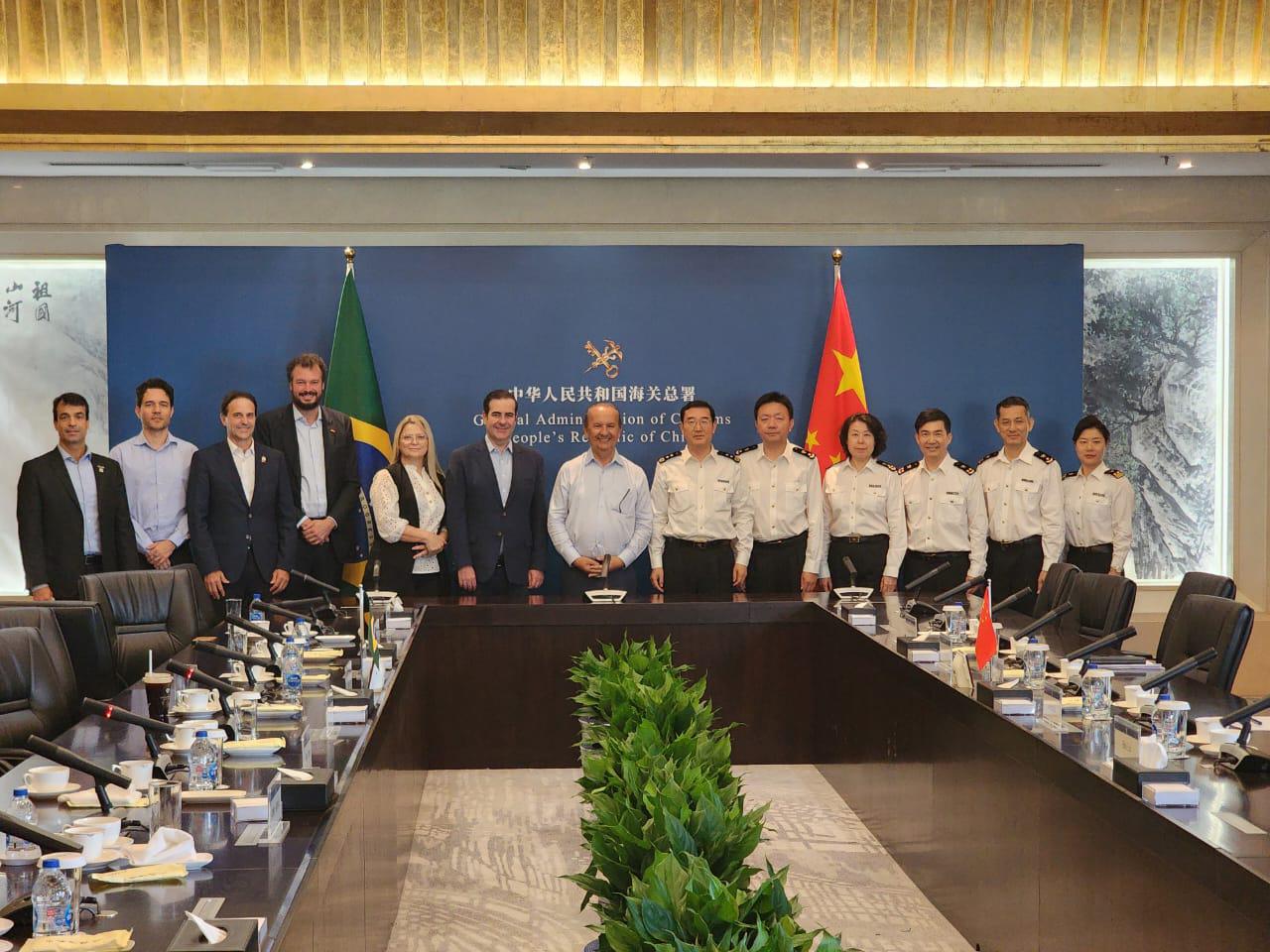 Governador Jorginho Mello solicita retomada das exportações de frango de Santa Catarina para a China Governador Jorginho Mello solicita retomada das exportações de frango de Santa Catarina para a China