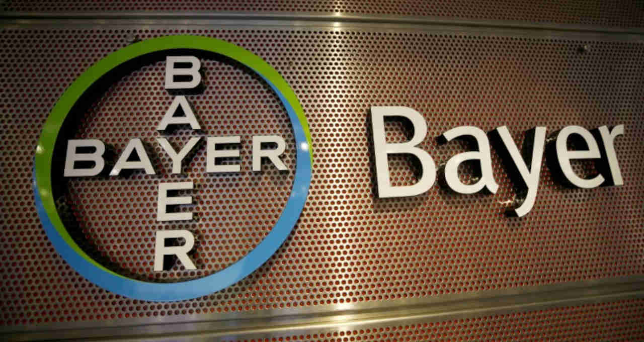 Bayer demite 12 mil pessoas em programa de reestruturação Bayer demite 12 mil pessoas em programa de reestruturação