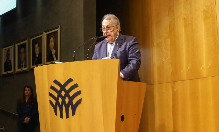 Presidente da CNA participa de seminário ‘Cadeias de Produção de Proteínas – Combustível para o Mundo’ Presidente da CNA participa de seminário ‘Cadeias de Produção de Proteínas – Combustível para o Mundo’